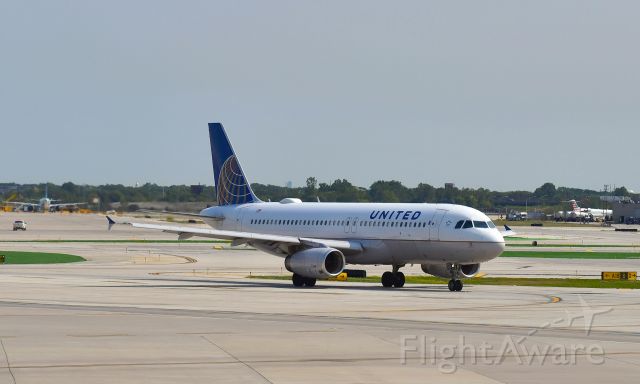 Boeing 737-800 (N73276) - United Airlines Boeing 737-824(WL) N73276 in Chicago 