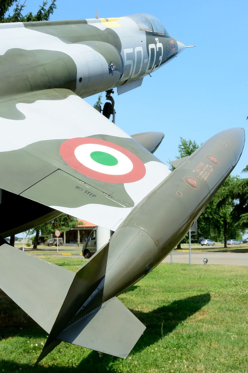MM6875 — - Italian Starfighter MM6875 guarding Piacenza Base with fake c/s MM6783/50-03