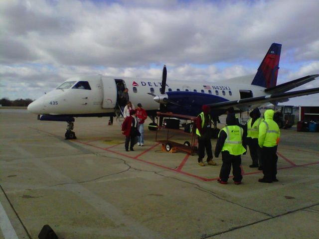 Saab 340 (N435XJ) - This was our ride from KCOU to KMEM on Christmas day as we traveled to KTPA.