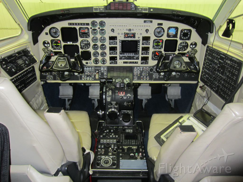 Beechcraft Super King Air 300 (N708DC)