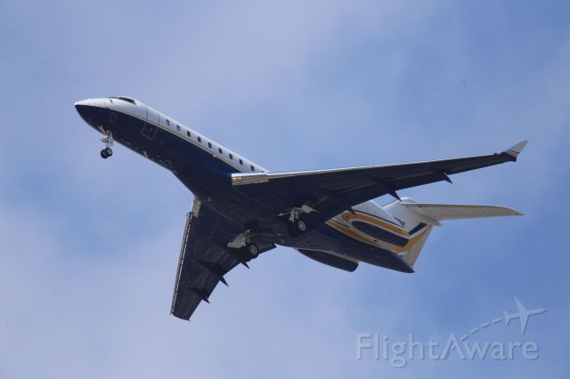 Bombardier Global Express (N709DS)