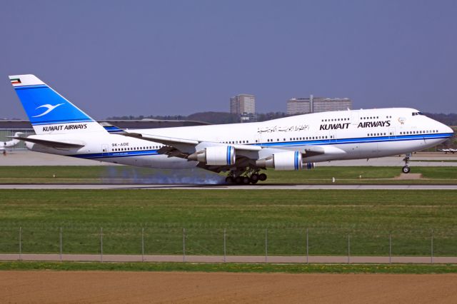 Boeing 747-400 (9K-ADE)