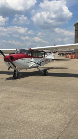 Cessna Skyhawk (N9991E) - Bluegrass airport Lexington Kentucky 