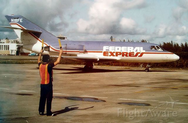 Dassault Falcon 20 (N16FE) - Federal Express Dassault Falcon (Mystere) 20DC N16FE (cn 230) - San Juan - Luis Munoz Marin International (SJU / TJSJ)br /Puerto Ricobr /Photo: Tomas Del Corobr /1981