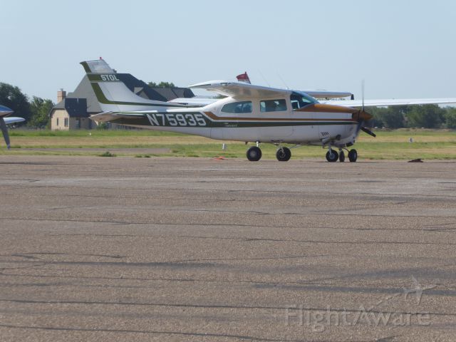 Cessna Centurion (N75935)