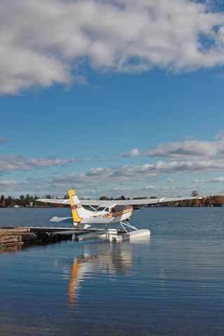 Cessna Skyhawk (CS-MDU) - Cesna Lac à la Tortue (Québec)