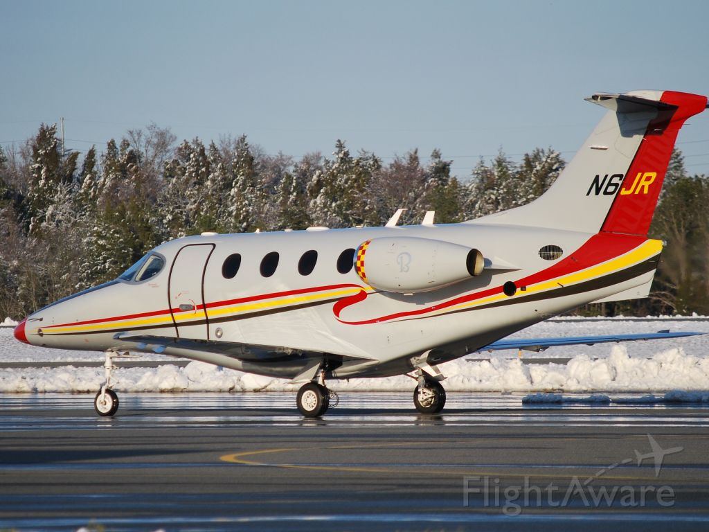 Beechcraft Premier 1 (N6JR) - Taxiing in after landing on runway 02 at Concord Regional Airport - 3/2/09