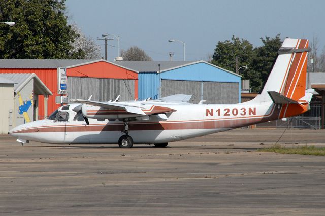 Aero U-9 Commander 680 Super (N1203N)