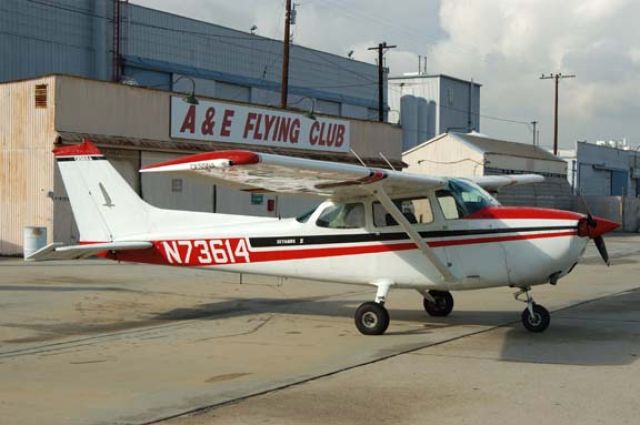 Cessna Skyhawk (N73614)