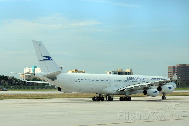 Airbus A340-300 (LV-CEK)