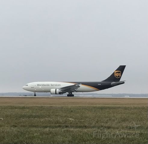 Airbus A300F4-600 (N156UP) - Runway 19 arrival! 12/24/21.