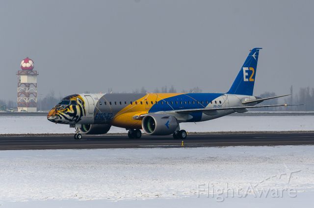 Embraer ERJ-190 (PR-ZFU)