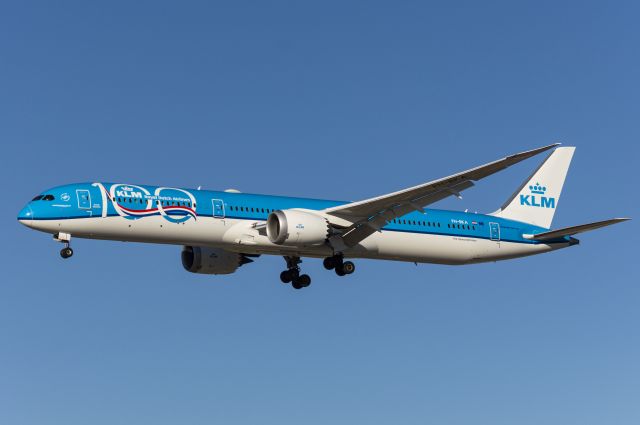 BOEING 787-10 Dreamliner (PH-BKA) - KLM Boeing 787-10 landing runway 28C on 11/28/20