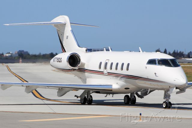 Bombardier Challenger 300 (N779QS)