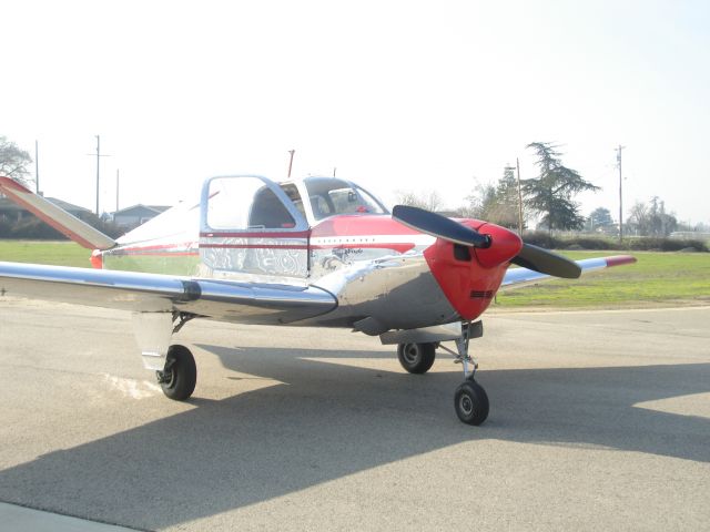 Beechcraft 35 Bonanza (N3869N)