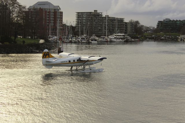 De Havilland Canada DHC-3 Otter (C-FODH) - Photo Taken With Canon EOS Rebel T5 With 18-55mm lens