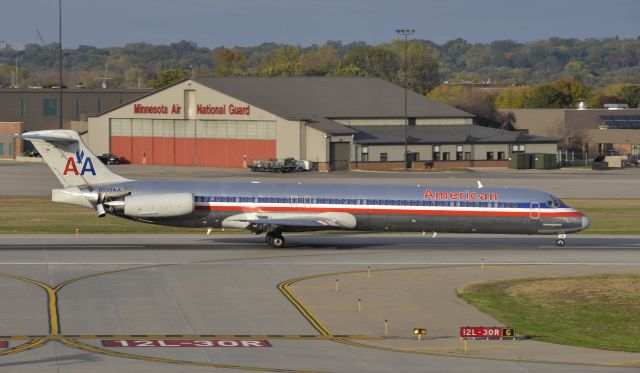 McDonnell Douglas MD-82 (N501AA) - Arriving at MSP