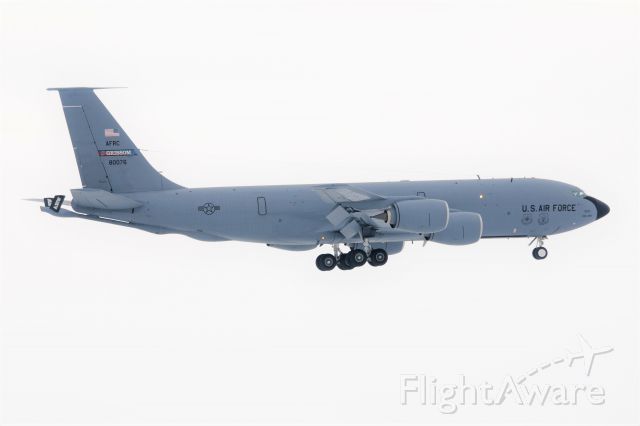 Boeing C-135FR Stratotanker (N68700) - Landing runway 23 under overcast skies & snow on the ground