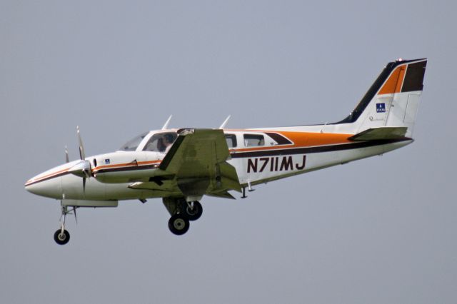 Beechcraft 56 Turbo Baron (N711MJ)