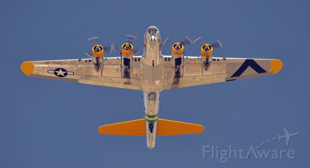 Boeing B-17 Flying Fortress (N9563Z) - B-17 Overhead