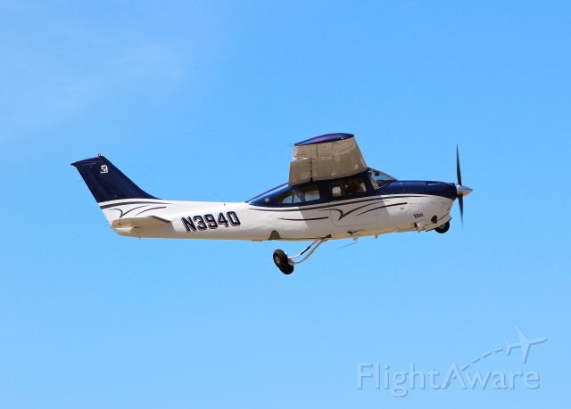Cessna Centurion (N394Q) - Very nice local Cessna 210 departing at Reid Hillview.