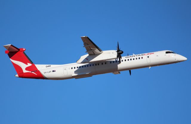 de Havilland Dash 8-400 (VH-LQH) - VH-LQH Departing for Brisbane 09 August 2020