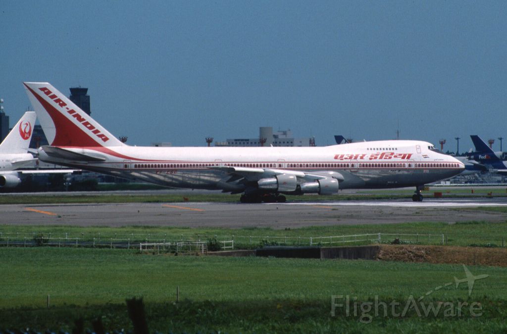 Boeing 747-200 (VT-EGC) - Departure at Narita Intl Airport Rwy16R on 2000/07/30