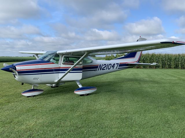 Cessna Skylane (N21047)