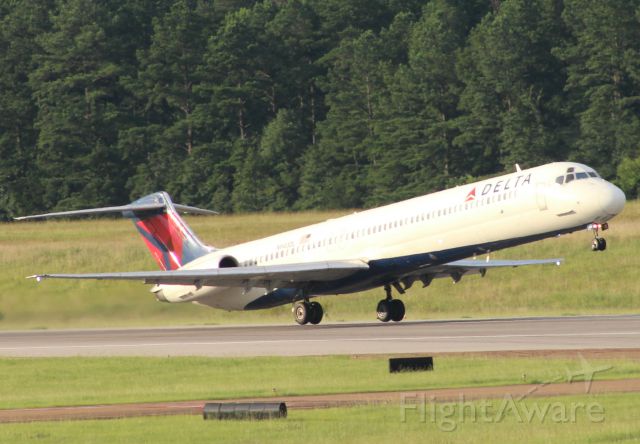 McDonnell Douglas MD-88 (N940DL)