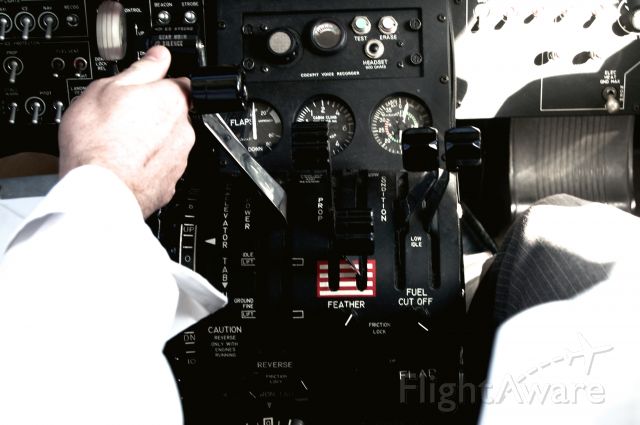 Beechcraft King Air 90 (OUA37) - Single engine approach training.