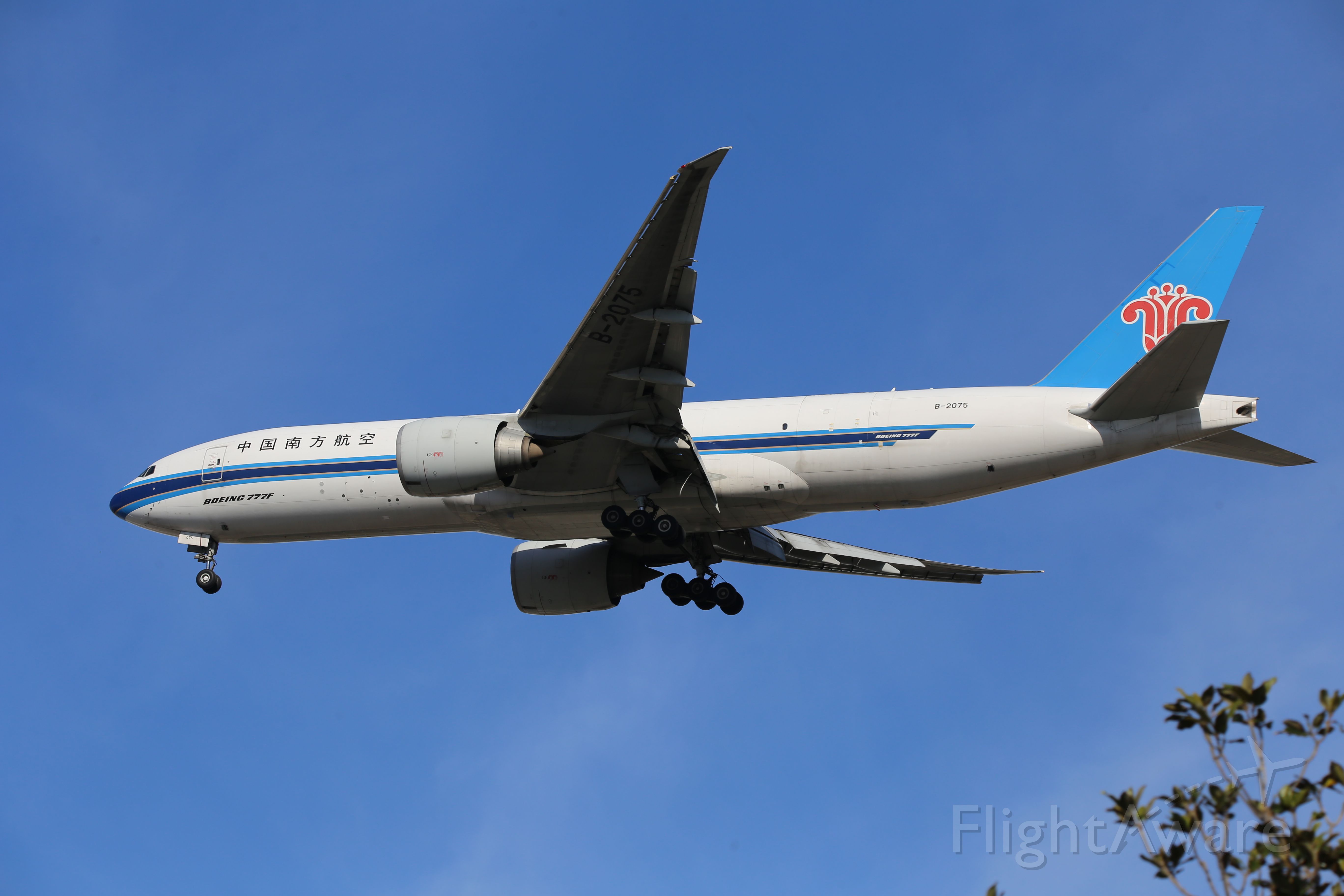 BOEING 777-200LR (B-2075)