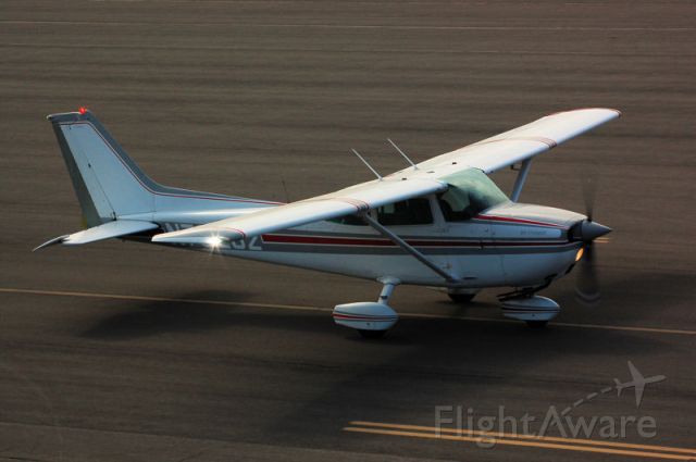 Cessna Skyhawk (N73262) - By- Fernando Sedeno