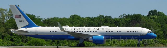 Boeing 757-200 (09-0015) - MORRISTOWN, NEW JERSEY, USA-JUNE 14, 2020: A United States Air Force jet, registration number 90015, is seen taxiing shortly after touching down on runway 5. In a few hours it will become Air Force One as it flies President Donald Trump back to Washington, D.C. after a weekend in New Jersey. When flying into or out of Morristown Airport, the Air Force uses the Boeing 757-200 as Air Force One, instead of the larger 747, because of shorter runways at Morristown.