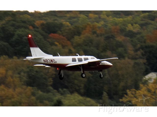 Piper Aerostar (N83WD) - Landing RW26.