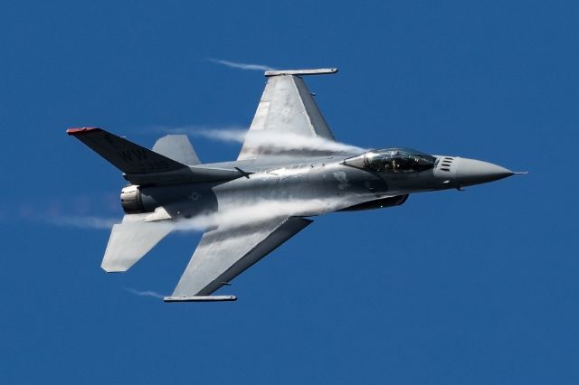 Lockheed F-16 Fighting Falcon (N91399)