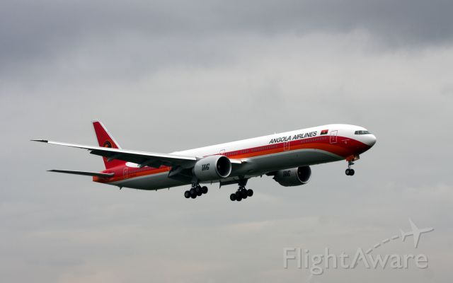 BOEING 777-300 (D2-TEG) - TAAG Angola Airlines 777-300ER test flight