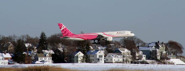 Boeing 757-200 (N610DL) - arrival on 22L