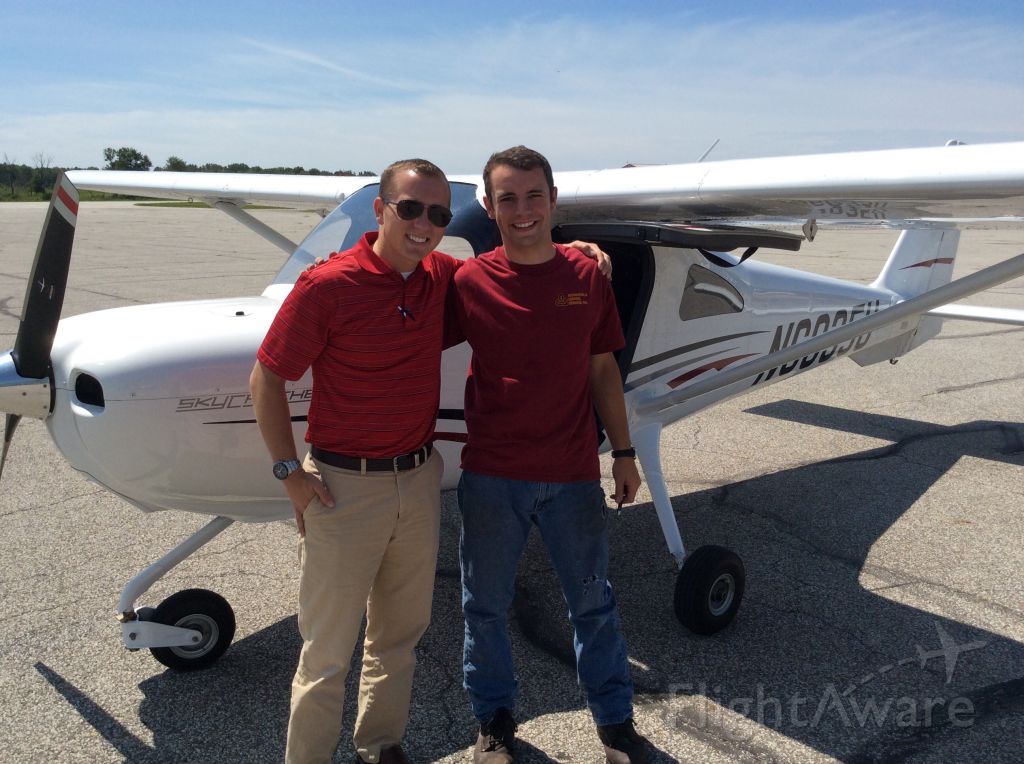 Cessna Skycatcher (N6035U) - Congratulations on your first Solo!