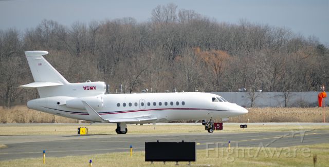 Dassault Falcon 900 (N5MV) - JANUARY 08, 2021: Seen at Morristown Municipal Airport getting ready to take off on Runway 5. rf