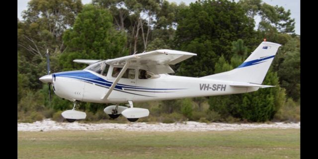 Cessna Skylane (VH-SFH) - Landing RW15