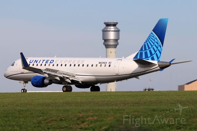 Embraer 170/175 (N609UX) - United Express brand new ERJ 175LL in new colors landing 6L