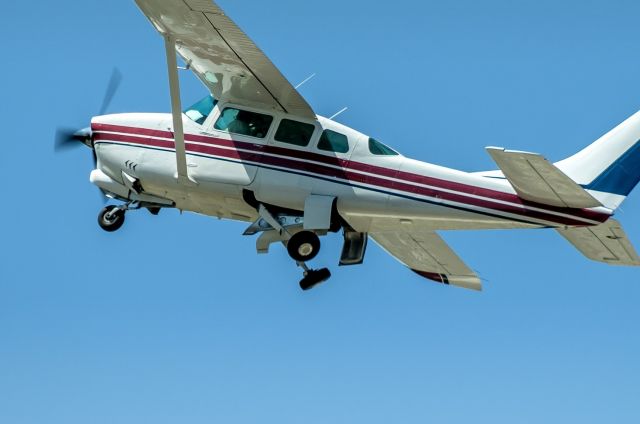 Cessna Centurion (N242V) - Taking off from runway 16.