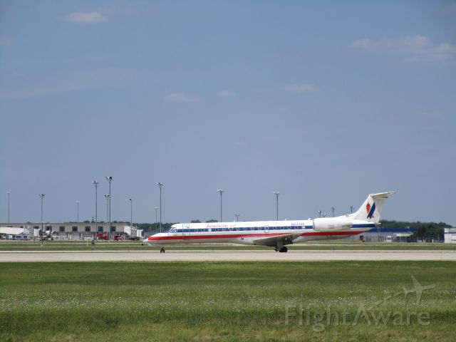 Embraer ERJ-145 (N833AE)