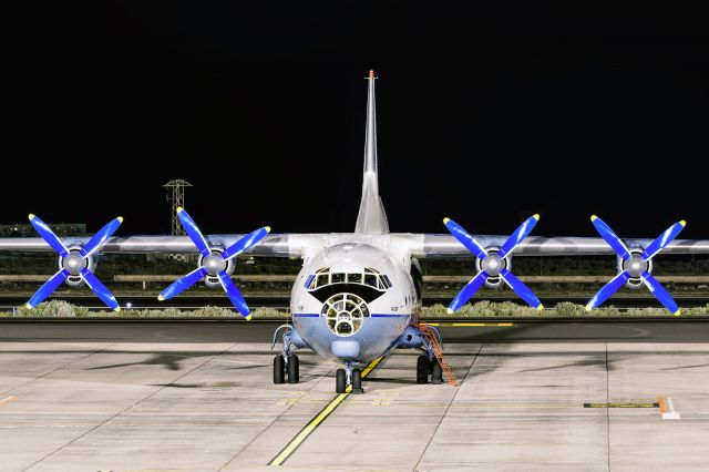 Antonov An-12 (UR-CBG)