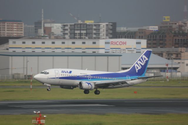 Boeing 737-500 (JA8596)
