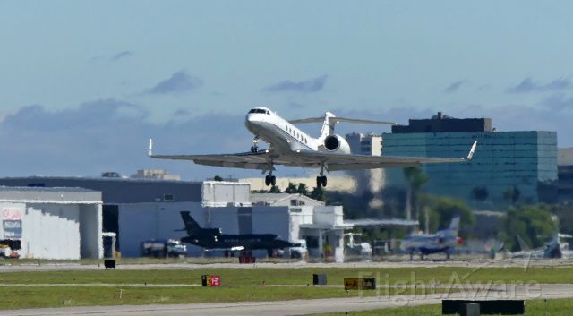 Gulfstream Aerospace Gulfstream V (N459BE) - Taking off from Rwy 27.