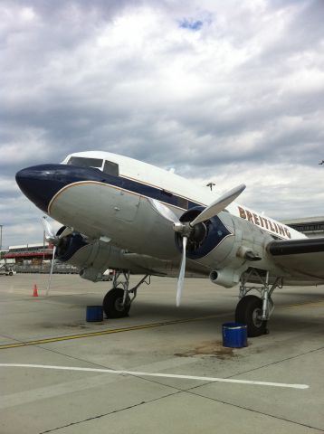 Douglas DC-3 (HB-IRJ) - Another shot of Breitlings DC3 sitting at Geneva.  Photo courtesy of my friend/pilot Kevin C.