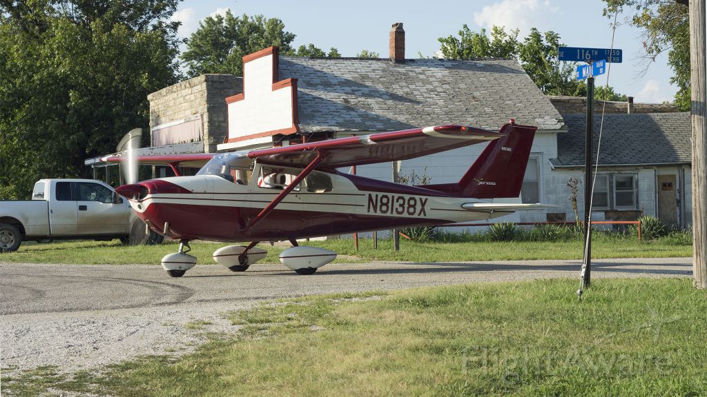 Cessna Skyhawk (N8138X)
