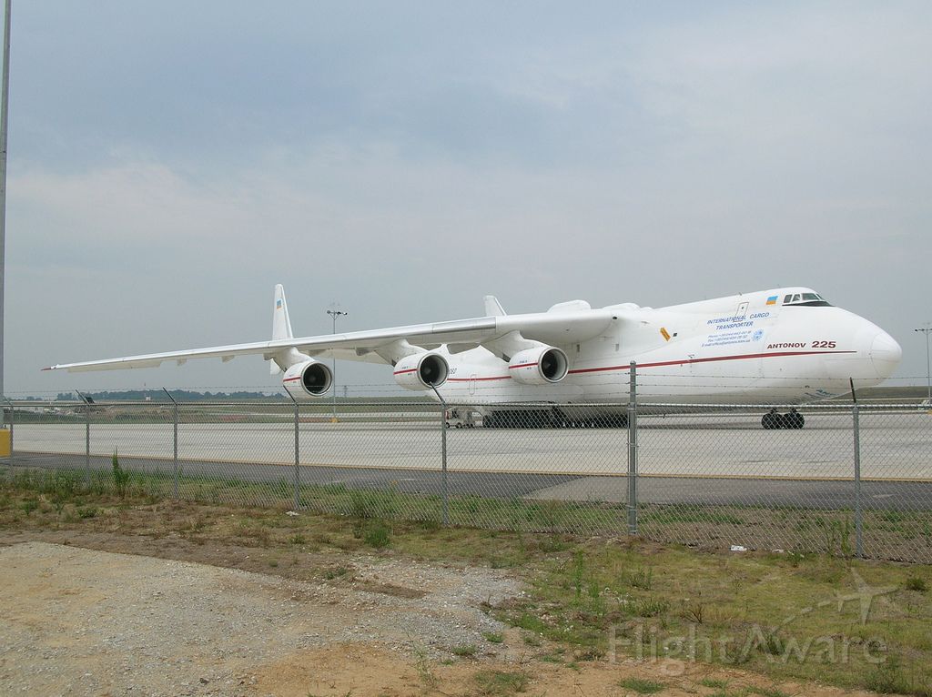 — — - Antonov An-225 Mriya