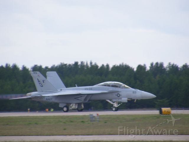 McDonnell Douglas FA-18 Hornet (16-5797) - F-18 SUper Hornet take off at the EAU airshow in sept 2008